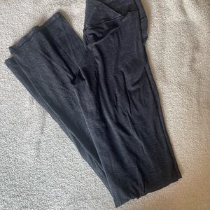 Black yoga pants